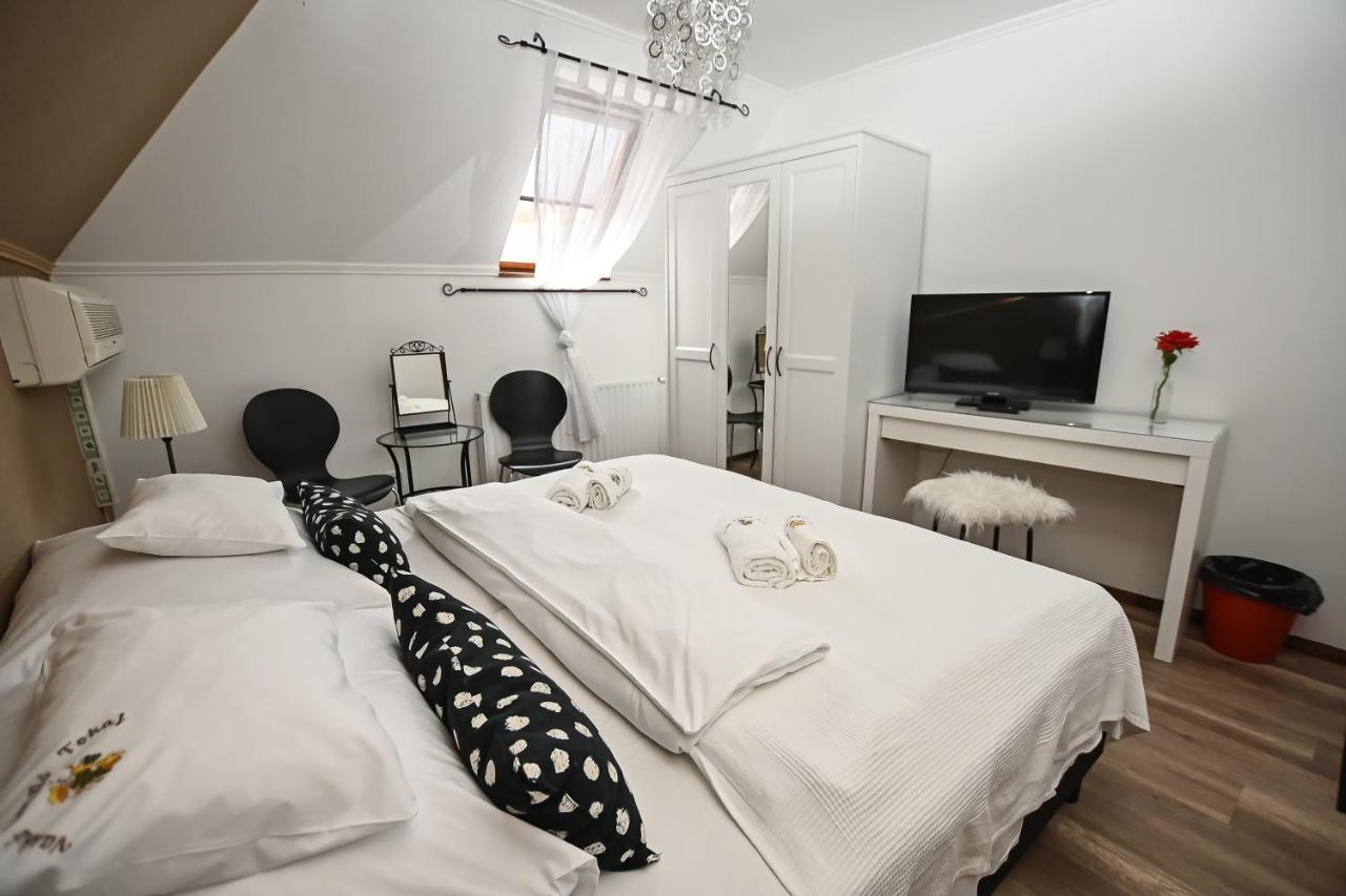 Vasko Panzio Borpince Bed & Breakfast Tokaj Ngoại thất bức ảnh