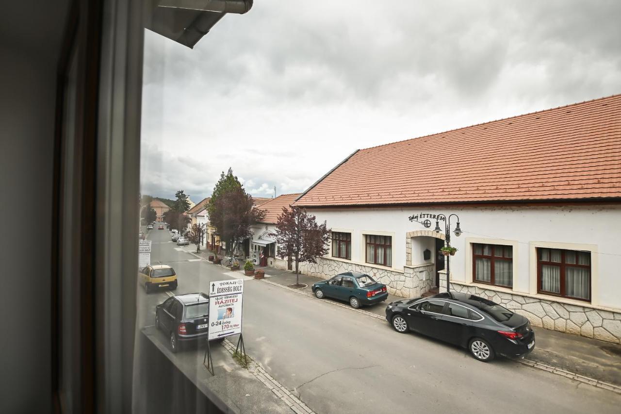 Vasko Panzio Borpince Bed & Breakfast Tokaj Ngoại thất bức ảnh